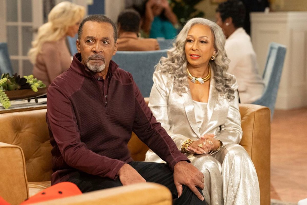 Tamara Tunie dans Beyond the Gates