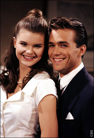 Victoria (Heather Tom) et Ryan (Scott Reeves) au début des années 1990.