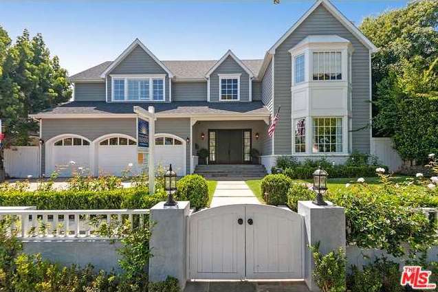 Le devant de la maison de Joshua Morrow à Pacific Palisade