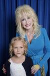 Alyvia Lind (Faith Newman) va incarner Dolly Parton petite fille