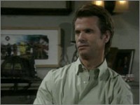 Hector (Lorenzo Lamas) retrouve son frère, Christian (Mario Lopez). Amour, Gloire et Beauté/Top Models, épisode 4777 (3 avril 2006, CBS)