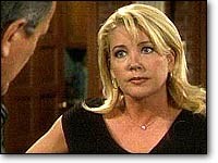 Nikki (Melody Thomas Scott) n'est pas certaine que Nick et Sharon puissent rester ensemble. Les Feux de l'Amour, épisode 7494 (24 octobre 2002, CBS)