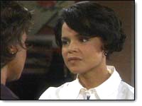 Drucilla (Victoria Rowell) s'inquiète pour sa soeur Les Feux de l'Amour, épisode 7500 (1 novembre 2002, CBS)