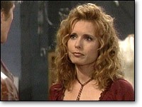 Lauren (Tracey E. Bregman) offre son aide à JT. Les Feux de l'Amour, épisode 4305 (22 mai 2006, RTS)