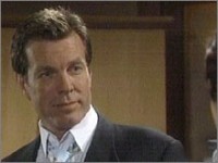 Jack (Peter Bergman) flirte avec Carmen (Marisa Carolina Ramirez). Les Feux de l'Amour, épisode 8410 (14 juin 2006, CBS)