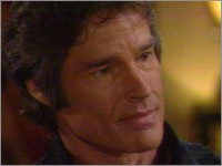 Ridge (Ronn Moss) cherche des réponses. Top Models, épisode 4833 (3 septembre 2007, RTS)