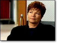 Doris est sidérée par les accusations de Victoria. Les Feux de l'Amour, épisode 7594 (25 mars 2003, CBS)