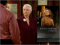 Stephanie (Susan Flannery) rassure Ridge. Amour, Gloire et Beauté, épisode 4845 (19 août 2008, FRANCE2)