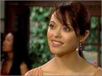 Carmen (Marisa Carolina Ramirez) discute avec Devon. Les Feux de l'Amour, épisode 2757 (20 juillet 2009, RTBF)