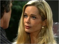 Donna (Jennifer Gareis) est nerveuse. Amour, Gloire et Beauté, épisode 4862 (11 septembre 2008, FRANCE2)