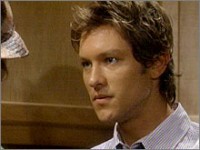 Daniel (Michael Graziadei) se retrouve face-à-face avec Alex. Les Feux de l'Amour, épisode 8445 (26 mai 2014, TVA)