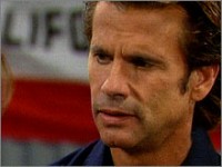 Hector (Lorenzo Lamas) conseille à Taylor de ne pas bouger. Top Models, épisode 4868 (22 octobre 2007, RTS)