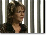 Jill (Jess Walton) reste incrédule au sujet de Kay. Les Feux de l'Amour, épisode 1982 (22 septembre 2006, RTBF)