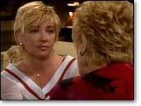Nikki (Melody Thomas Scott) met Kay en garde. Les Feux de l'Amour, épisode 4419 (25 septembre 2006, RTS)