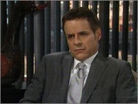 Michael (Christian Jules Leblanc) voudrait savoir ce que prépare Jack. Les Feux de l'Amour, épisode 8476 (8 juillet 2014, TVA)
