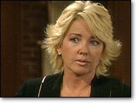 Nikki (Melody Thomas Scott) a des soupçons. Les Feux de l'Amour, épisode 2038 (28 novembre 2006, RTBF)