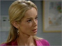 Donna (Jennifer Gareis) raconte à Brooke ce qu'elle va vu. Top Modèles, épisode 4927 (3 juin 2009, TVA)