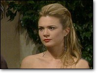 Brittany (Lauren Woodland) est sur la défensive. Les Feux de l'Amour, épisode 7738 (16 octobre 2003, CBS)