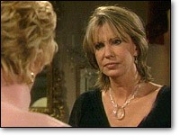 Jill (Jess Walton) s'agace de n'avoir aucune intimité. Les Feux de l'Amour, épisode 7741 (29 août 2011, TVA)