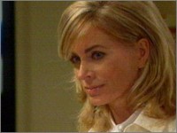 Ashley (Eileen Davidson) est jalouse en voyant Rick embrasser Phoebe. Top Models, épisode 5033 (9 juin 2008, RTS)