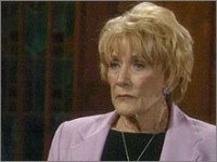 Katherine (Jeanne Cooper) vient voir Jack. Les Feux de l'Amour, épisode 2968 (12 mai 2010, RTBF)