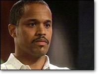 Damon (Keith Hamilton Cobb) est surpris par la décision de Jack. Les Feux de l'Amour, épisode 2221 (25 juin 2007, RTBF)