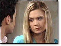 Brittany (Lauren Woodland) nie avoir une relation avec Bobby. Les Feux de l'Amour, épisode 7897 (14 mars 2012, TVA)