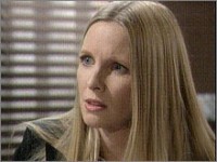 Christine (Lauralee Bell Martin) rencontre Ridge. Top Models, épisode 5079 (8 octobre 2008, RTL9)