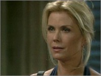Brooke (Katherine Kelly Lang) n'a pas très envie qu'Ashley tourne autour de Ridge. Amour, Gloire et Beauté, épisode 5094 (6 août 2009, FRANCE2)