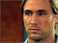 Rick (Kyle Lowder) veut qu'Ashley garde leur secret. Top Models, épisode 5096 (25 septembre 2008, RTS)