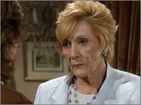 Katherine (Jeanne Cooper) veut prendre un peu de temps pour réfléchir. Les Feux de l'Amour, épisode 7934 (28 juillet 2004, CBS)