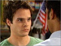 Neil (Kristoff St. John) s'en prend à Kevin. Les Feux de l'Amour, épisode 7937 (9 mai 2012, TVA)