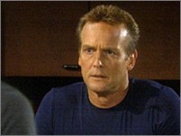 Paul (Doug Davidson) parle de Nikki avec J.T.. Les Feux de l'Amour, épisode 4685 (7 décembre 2007, TF1)