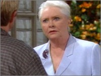 Stephanie (Susan Flannery) se dispute avec Thorne. Amour, Gloire et Beauté, épisode 5123 (16 septembre 2009, FRANCE2)