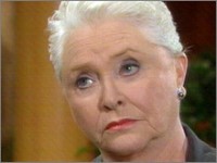 Dorothy (Juanita Jennings) téléphone à Stephanie. Top Models, épisode 5129 (17 décembre 2008, RTL9)