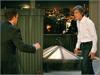 Ridge (Ronn Moss) poursuit Andy sur le toit. Amour, Gloire et Beauté/Top Models, épisode 5135 (29 août 2007, CBS)