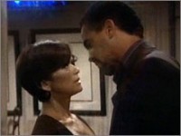 Neil (Kristoff St. John) et Karen s'embrassent. Les Feux de l'Amour, épisode 5467 (1 mars 2011, TF1)
