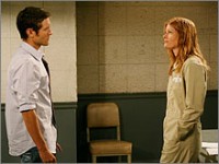 Daniel (Michael Graziadei) rend visite à Phyllis en prison. Les Feux de l'Amour, épisode 5481 (21 mars 2011, TF1)