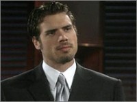 Nicholas Christian (Joshua Morrow) suppose que Victor vient reprendre le contrôle de l'entreprise. Les Feux de l'Amour, épisode 4760 (23 novembre 2007, RTS)