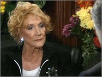 Katherine (Jeanne Cooper) a une conversation avec Arthur. Les Feux de l'Amour, épisode 4750 (17 mars 2008, TF1)