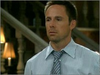 Storm (William DeVry) découvre que son père est en ville. Top Models, épisode 5187 (9 mars 2009, RTL9)