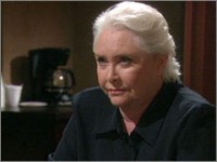Stephanie (Susan Flannery) rend visite à Stephen. Top Models, épisode 5211 (10 avril 2009, RTL9)