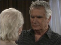 Eric (John McCook) affirme qu'il a rompu avec Donna. Top Models, épisode 5238 (13 avril 2009, RTS)