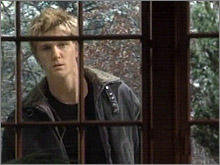 Jeffrey Todd (Thad Luckinbill) surprend le baiser de Nikki et Bobby. Les Feux de l'Amour, épisode 4824 (25 février 2008, RTS)