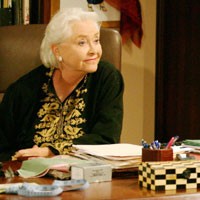 Stephanie (Susan Flannery) rassure Felicia. Top Models, épisode 5324 (7 octobre 2009, RTL9)