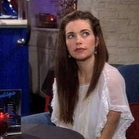Victoria (Amelia Heinle) ne sait pas quoi décider. Les Feux de l'Amour, épisode 5657 (17 mai 2011, RTS)