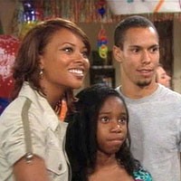 Tyra (Eva Marcille) et Ana arrivent à Genoa. Les Feux de l'Amour, épisode 8923 (26 avril 2016, TVA)