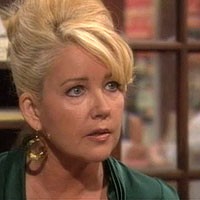 Nikki (Melody Thomas Scott) a une idée. Les Feux de l'Amour, épisode 8962 (20 juin 2016, TVA)