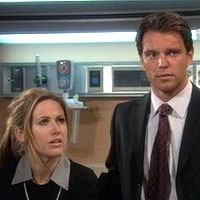 Heather (Vail Bloom) reçoit des nouvelles inquiétantes. Les Feux de l'Amour, épisode 8965 (22 août 2008, CBS)