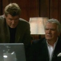 Eric (John McCook) ne peut pas y croire. Top Models, épisode 5448 (5 avril 2010, RTL9)